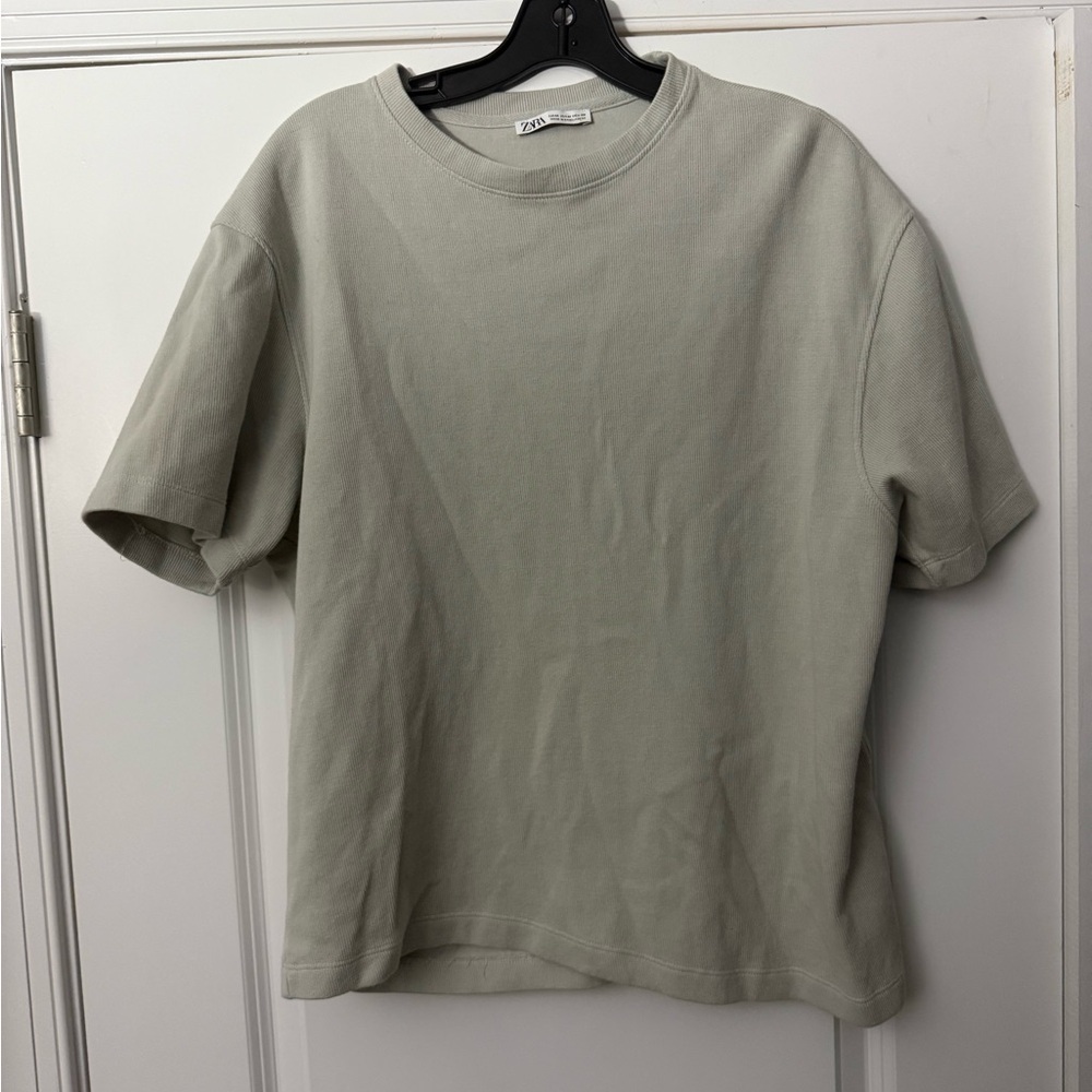 ZARA ribbed shortsleeve lightest green crewneck EUC